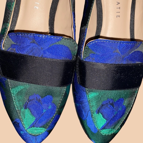 KELLY & KATIE DOTTY FLORAL PATTERN FLAT LOAFERS W/BROCADE POINTED TOES ~S/7 - Picture 3 of 11